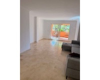Resale - apartment - Marbella - Elviria