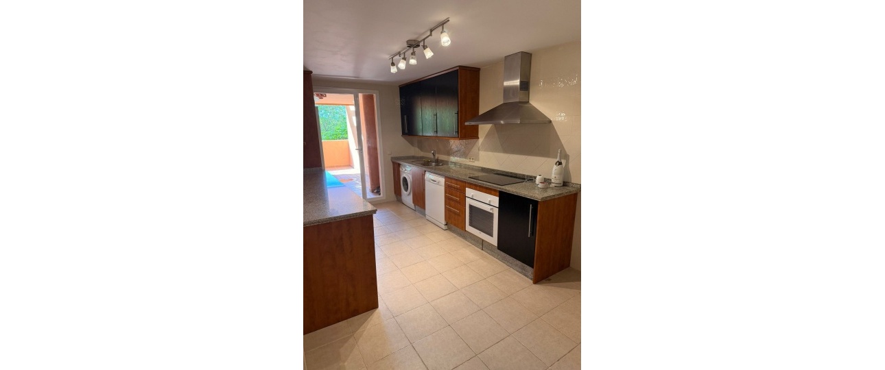 Resale - apartment - Marbella - Elviria