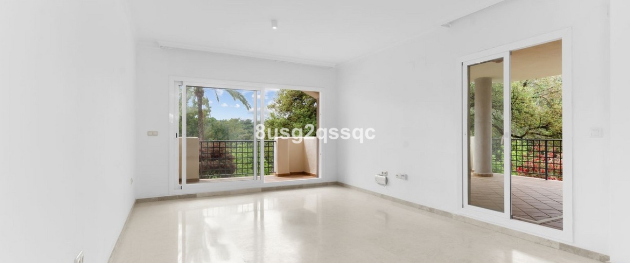 Resale - apartment - Marbella - Elviria