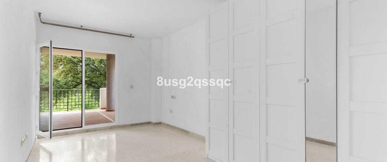 Resale - apartment - Marbella - Elviria