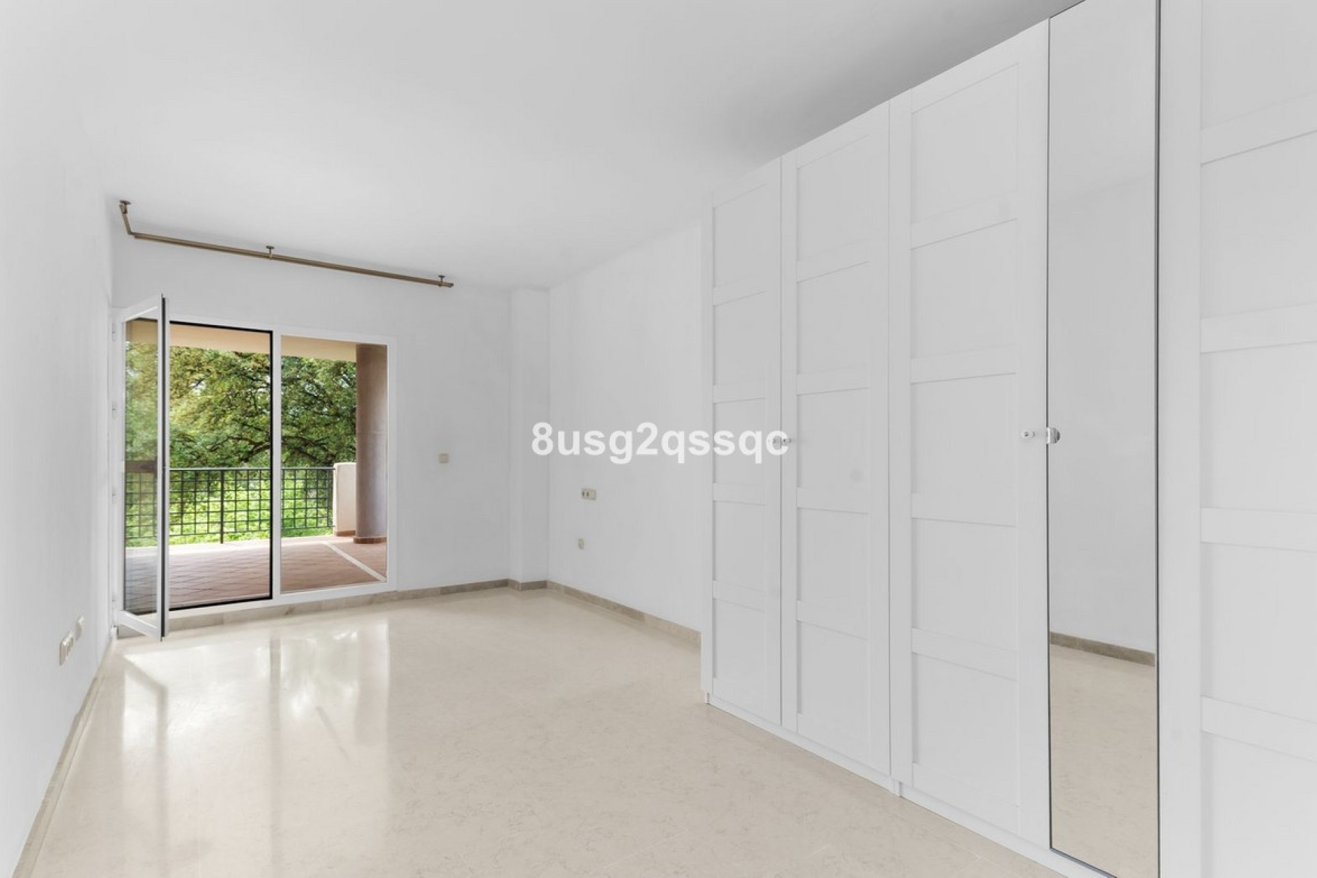 Resale - apartment - Marbella - Elviria