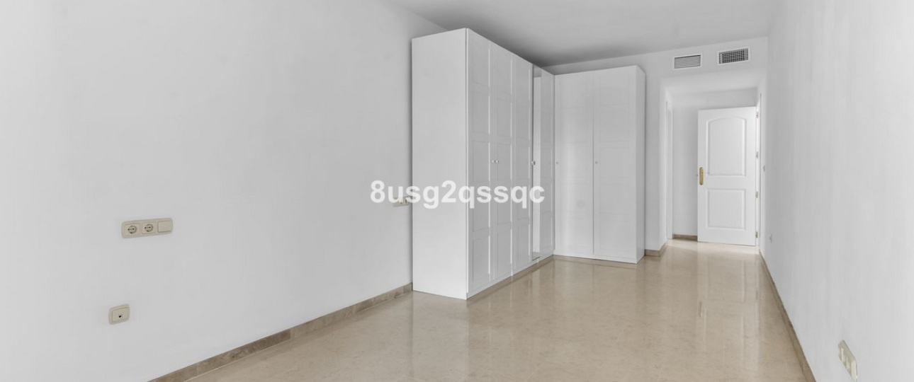 Resale - apartment - Marbella - Elviria