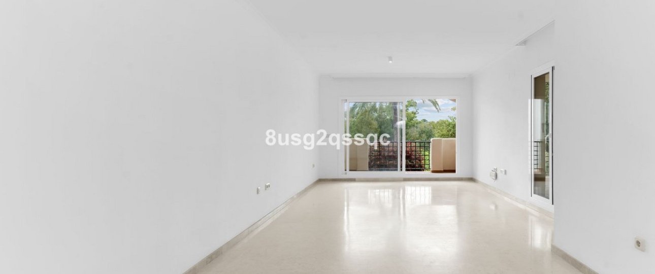 Resale - apartment - Marbella - Elviria