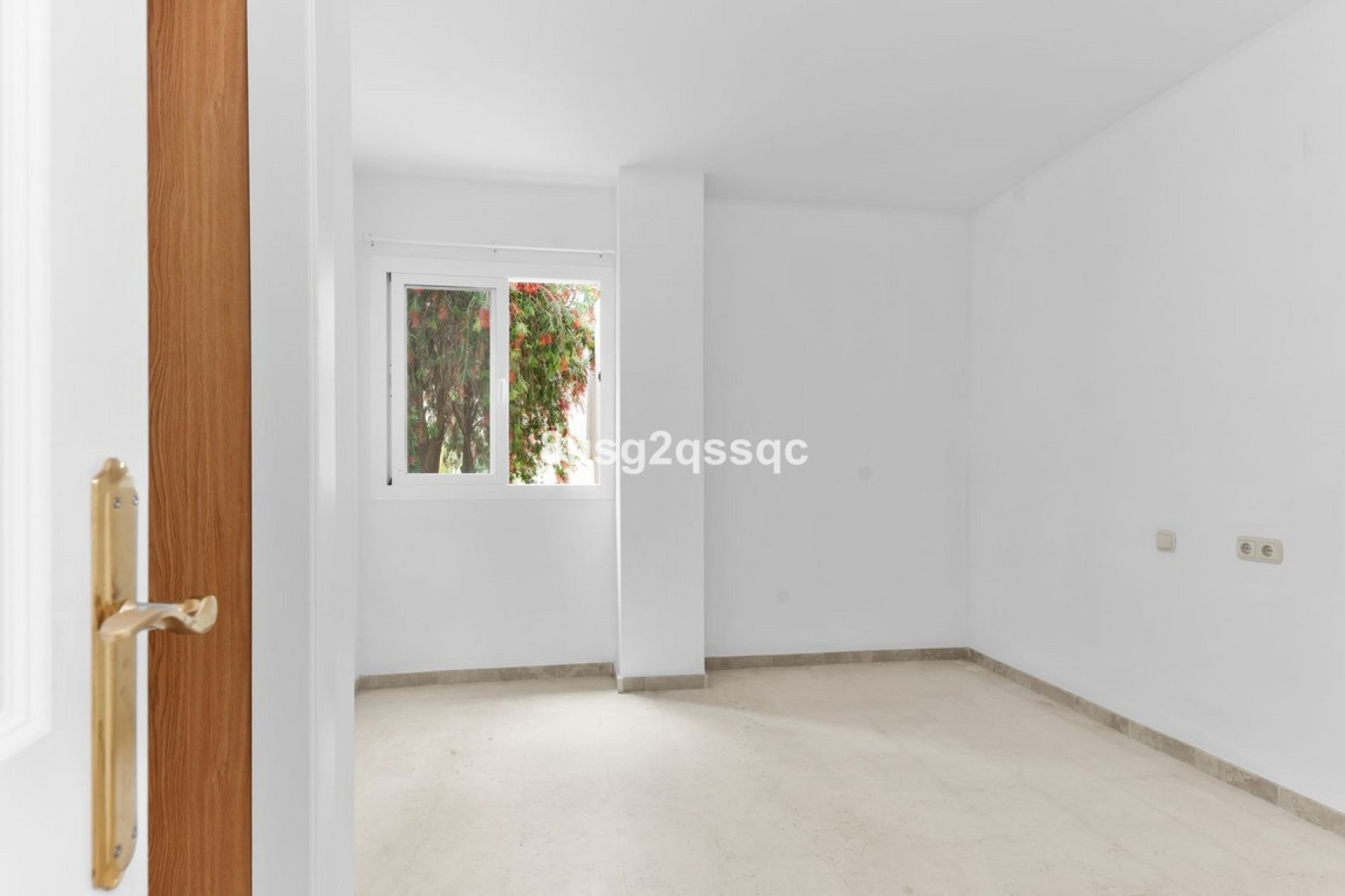 Resale - apartment - Marbella - Elviria