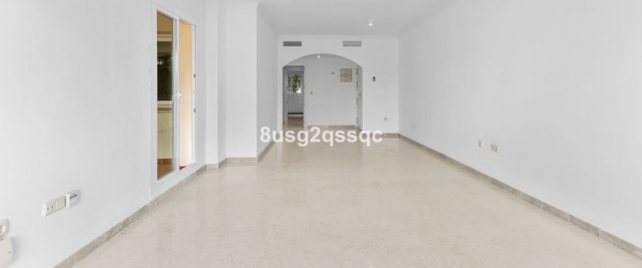 Resale - apartment - Marbella - Elviria