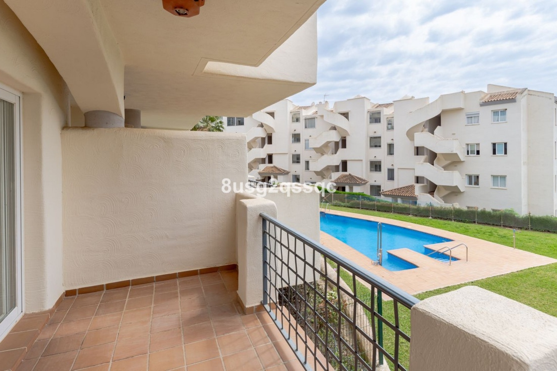 Resale - apartment - Marbella - Elviria