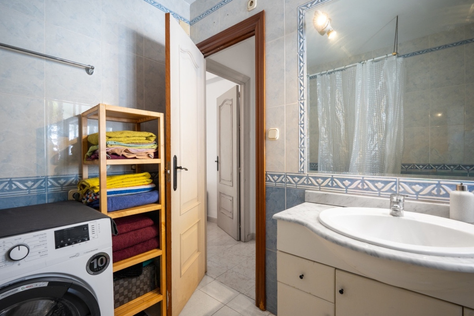 Resale - apartment - Marbella - Elviria