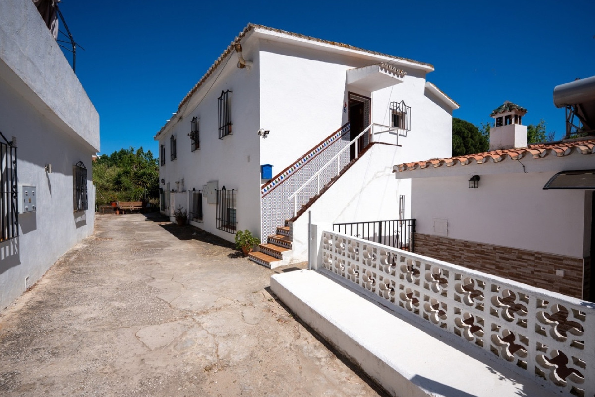 Resale - apartment - Marbella - Elviria