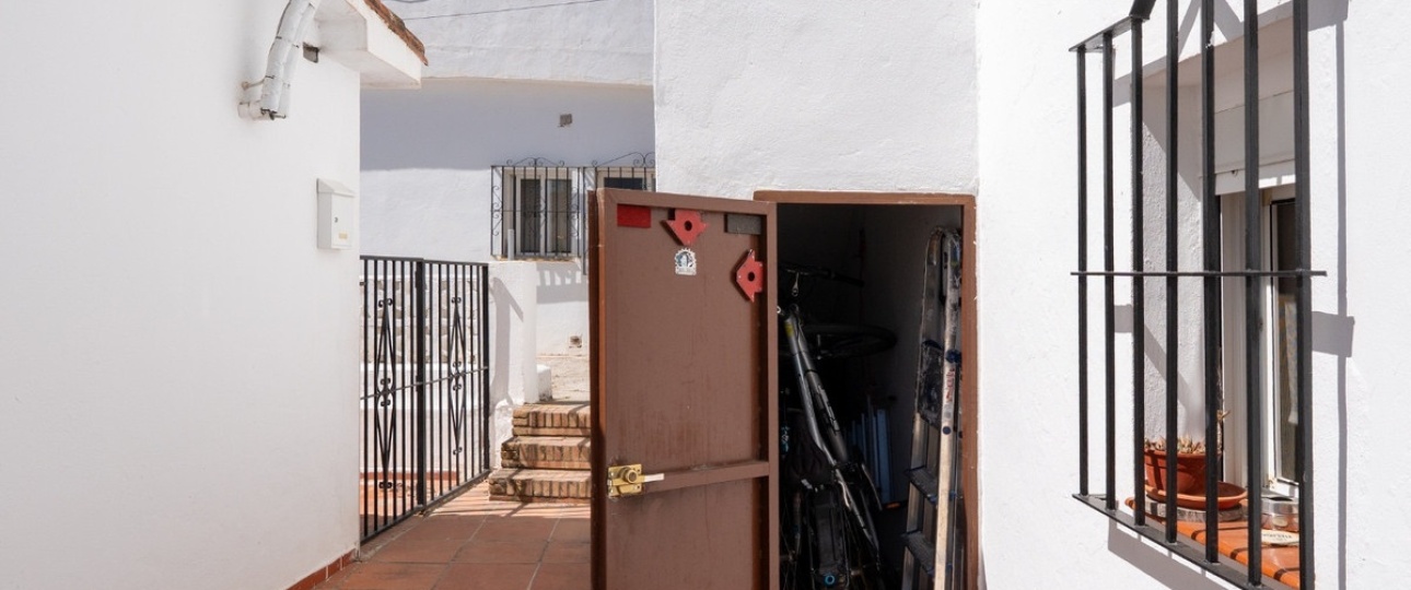 Resale - apartment - Marbella - Elviria