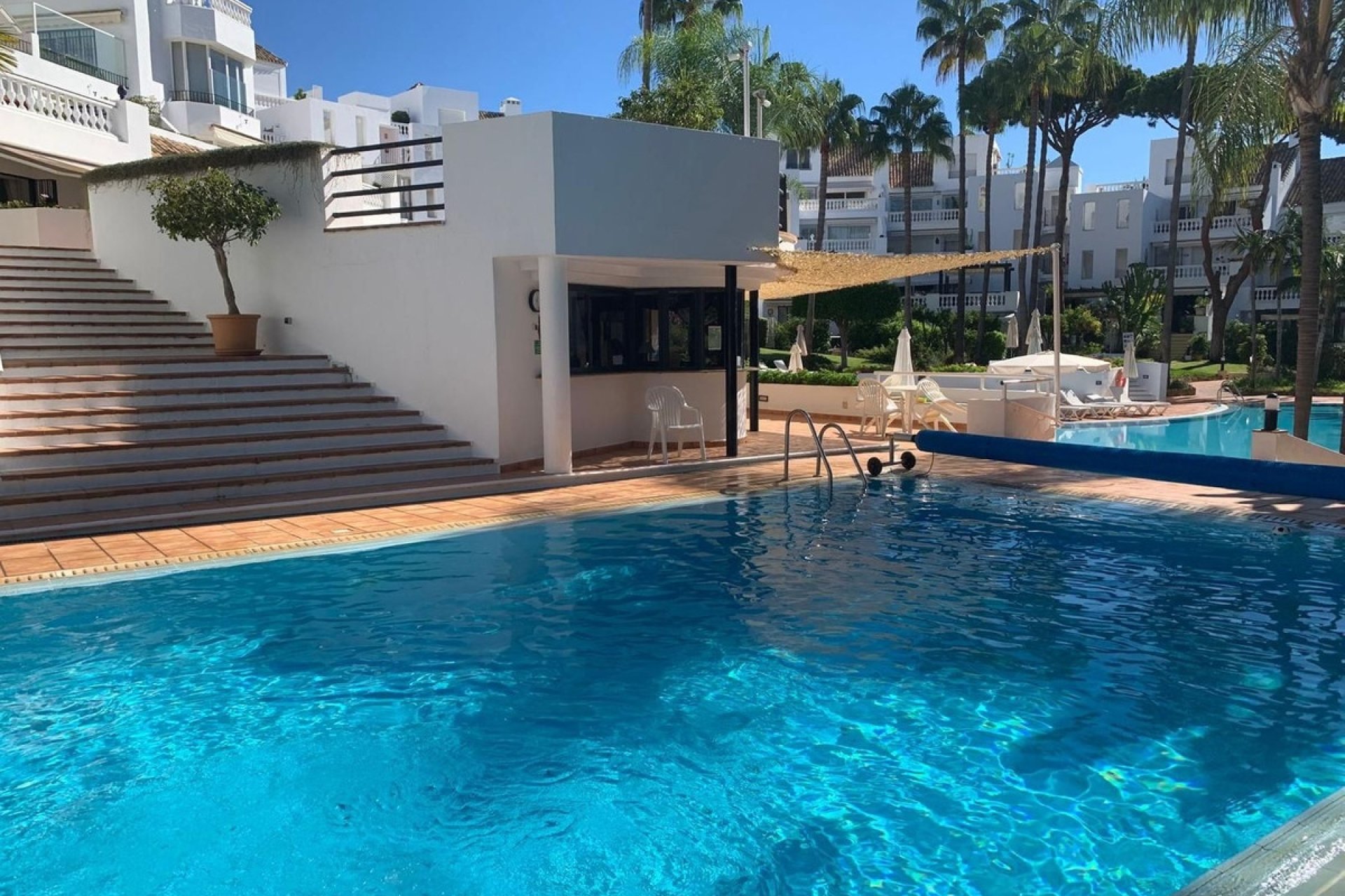 Resale - apartment - Marbella - Elviria