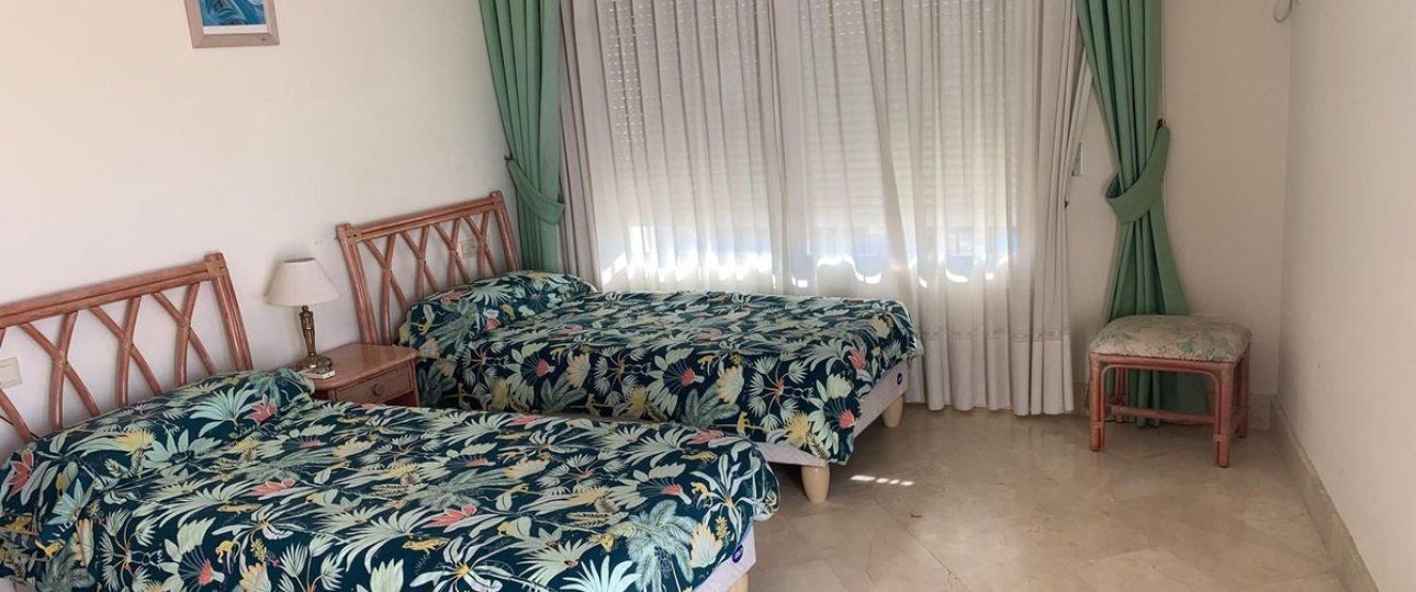 Resale - apartment - Marbella - Elviria