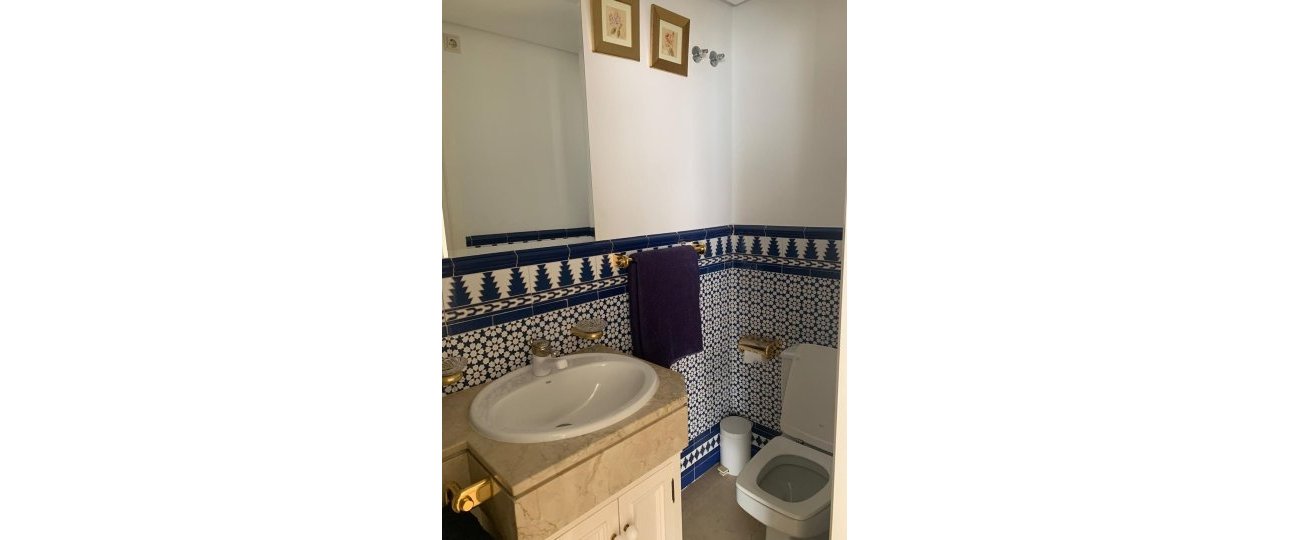 Resale - apartment - Marbella - Elviria