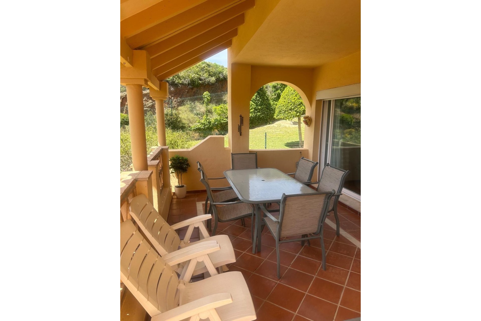 Resale - apartment - Marbella - Elviria