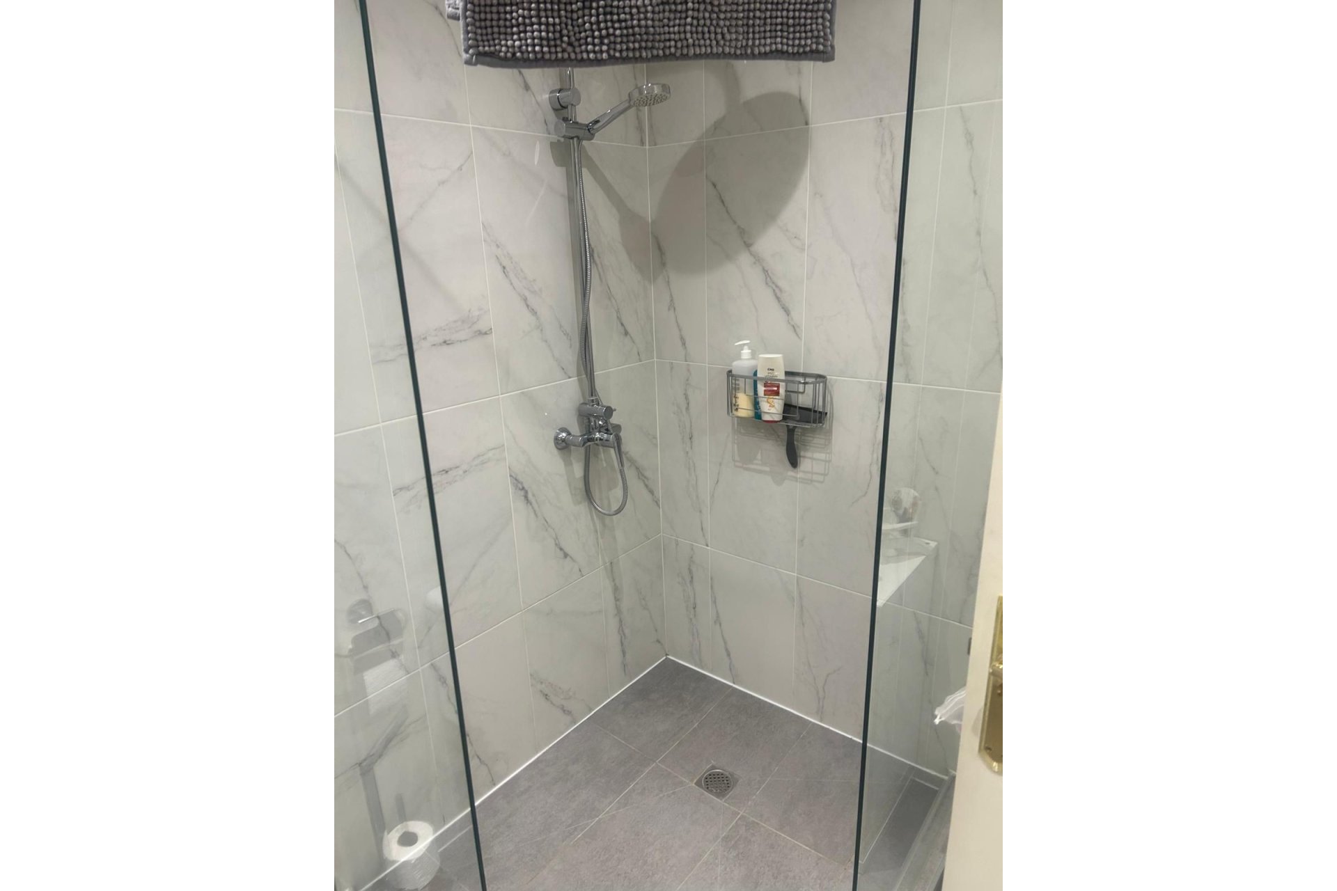 Resale - apartment - Marbella - Elviria
