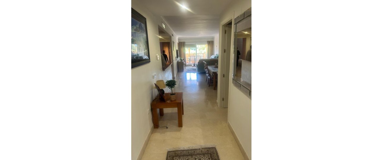 Resale - apartment - Marbella - Elviria