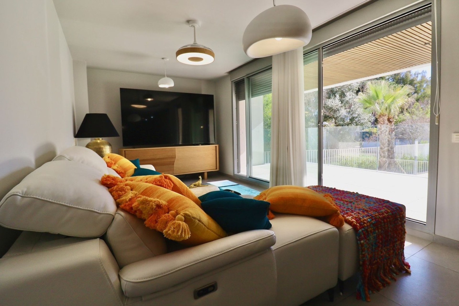 Resale - apartment - Marbella - Elviria