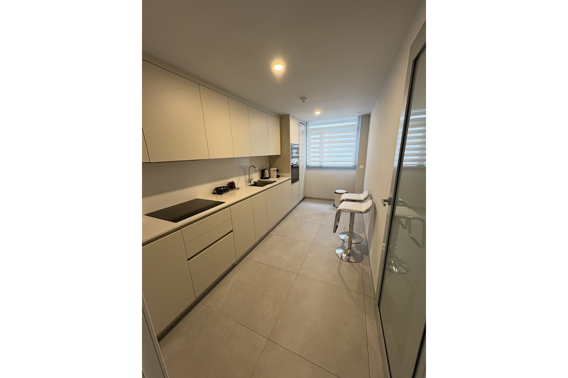 Resale - apartment - Marbella - Elviria