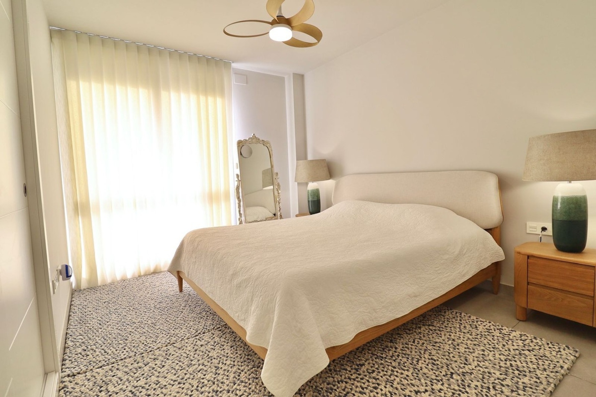 Resale - apartment - Marbella - Elviria