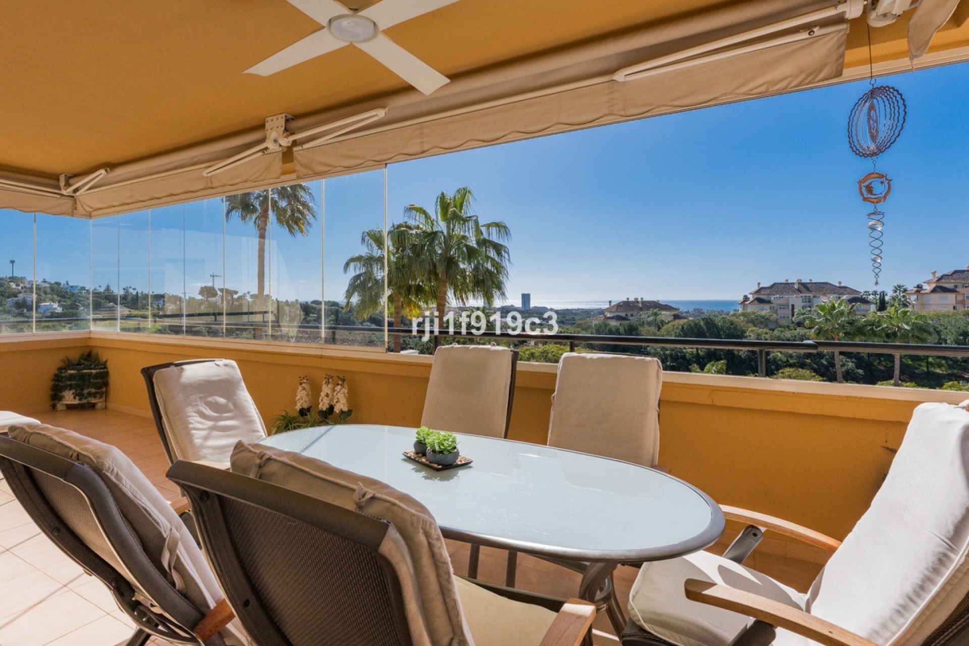 Resale - apartment - Marbella - Elviria