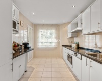 Resale - apartment - Marbella - Elviria