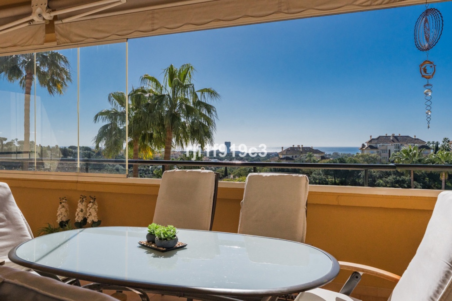Resale - apartment - Marbella - Elviria