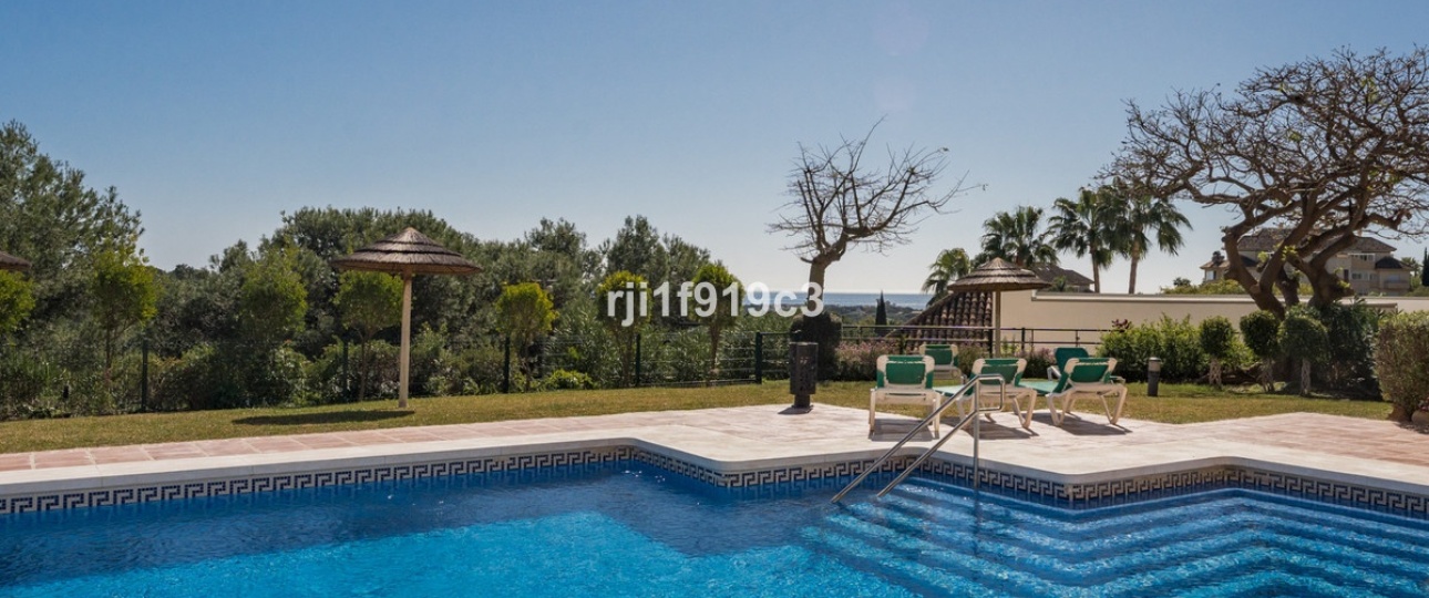 Resale - apartment - Marbella - Elviria