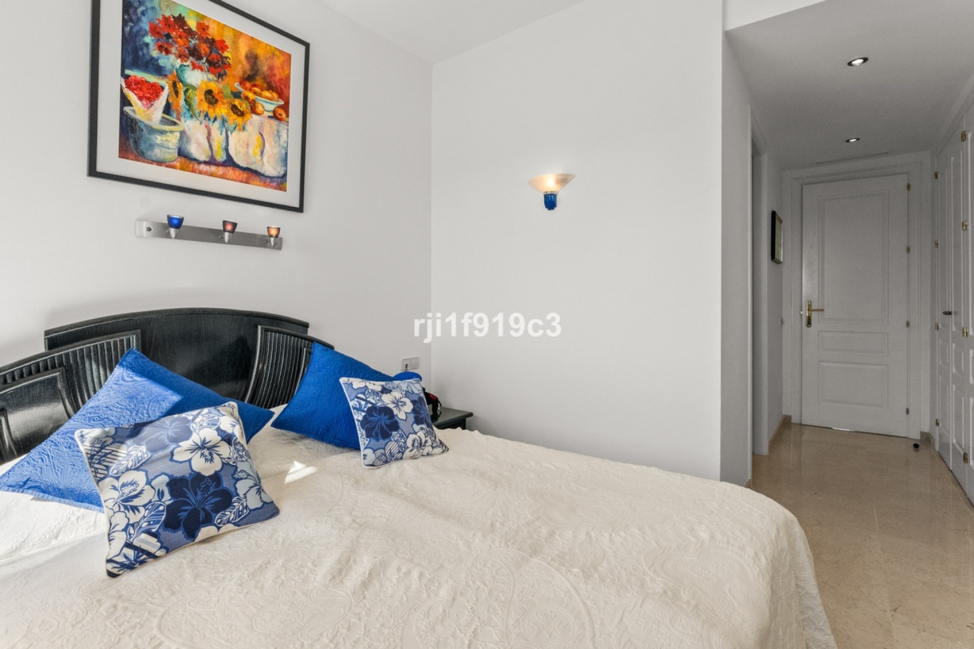 Resale - apartment - Marbella - Elviria