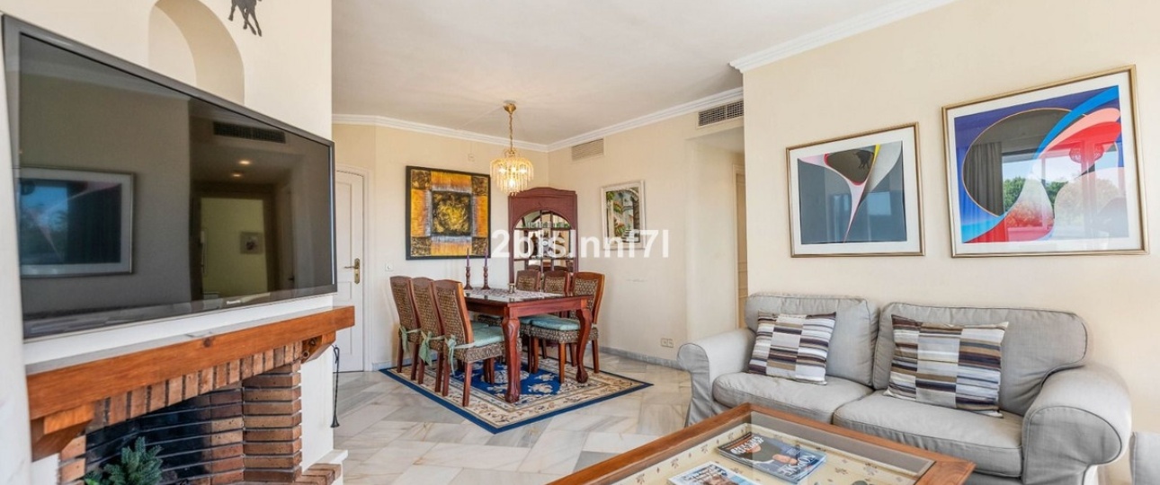 Resale - apartment - Marbella - Elviria