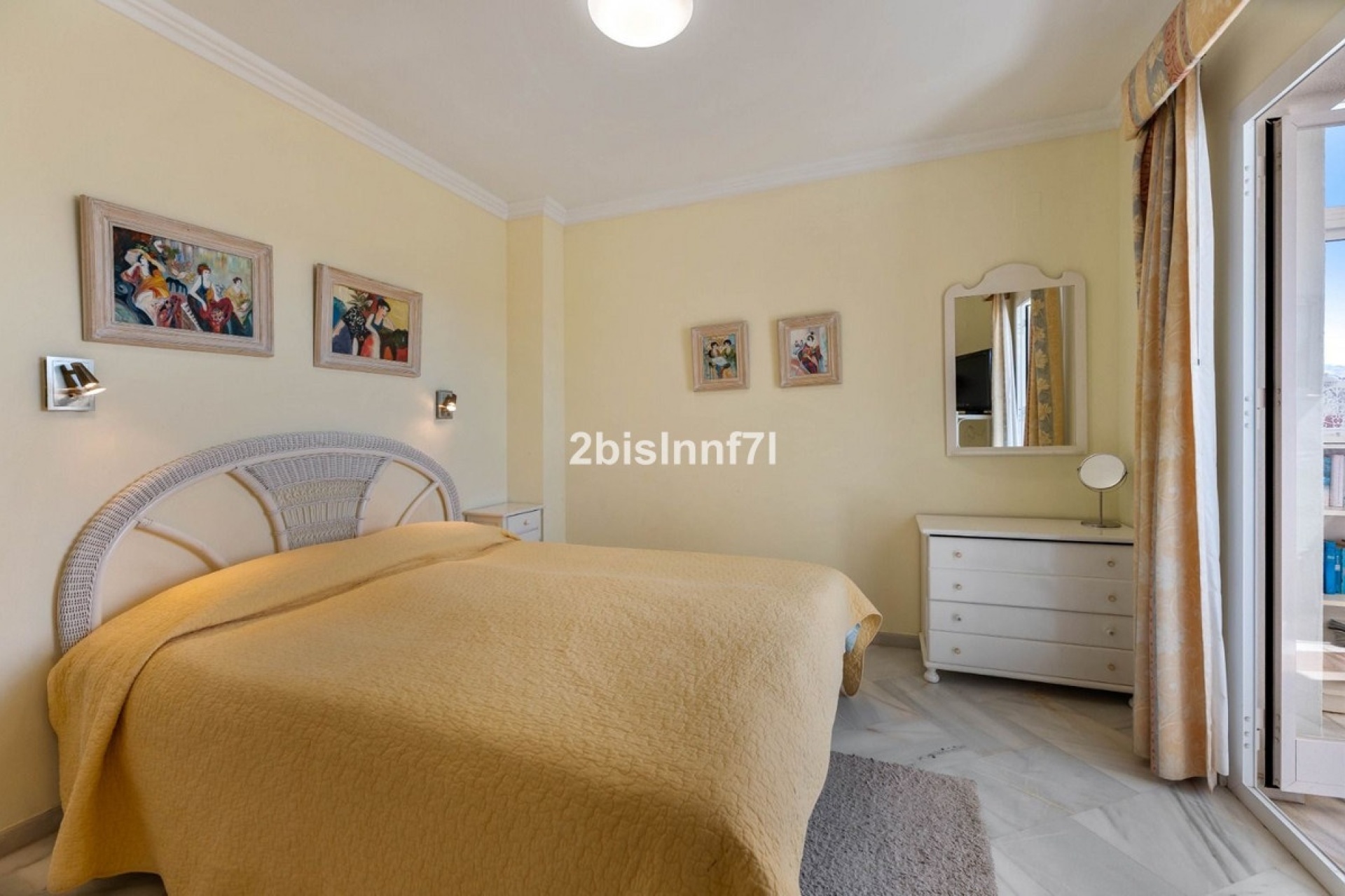 Resale - apartment - Marbella - Elviria