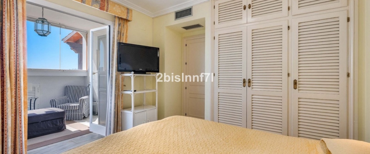 Resale - apartment - Marbella - Elviria