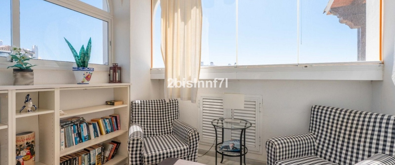 Resale - apartment - Marbella - Elviria