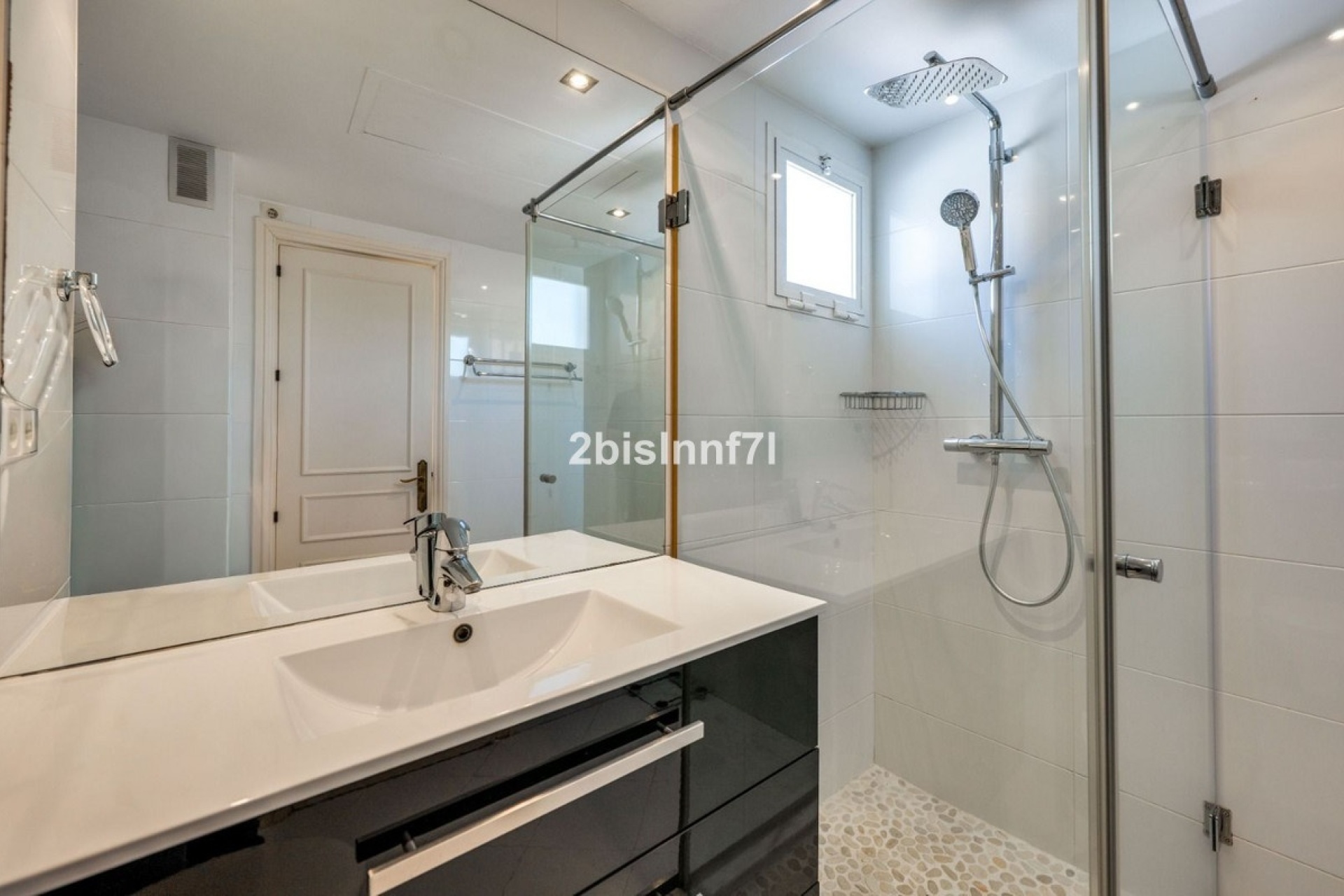 Resale - apartment - Marbella - Elviria