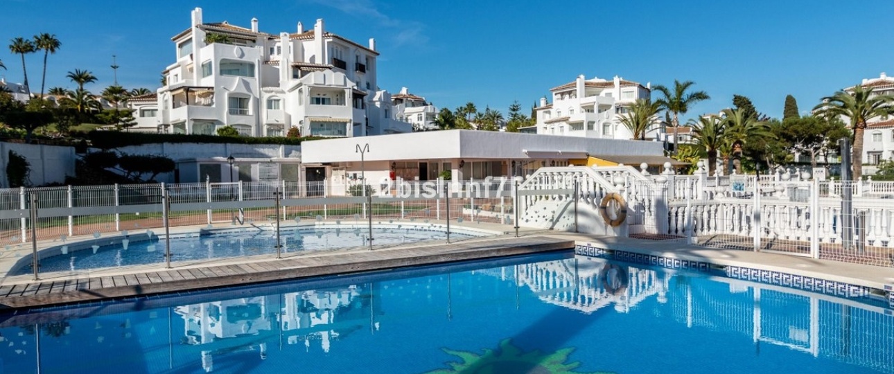 Resale - apartment - Marbella - Elviria