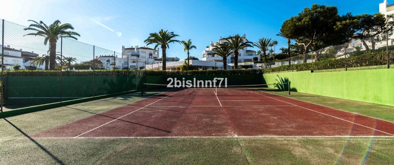 Resale - apartment - Marbella - Elviria
