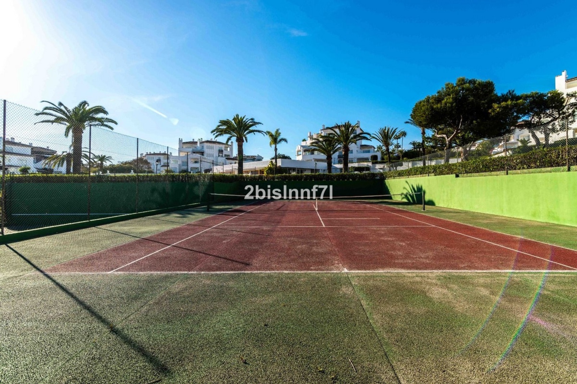 Resale - apartment - Marbella - Elviria