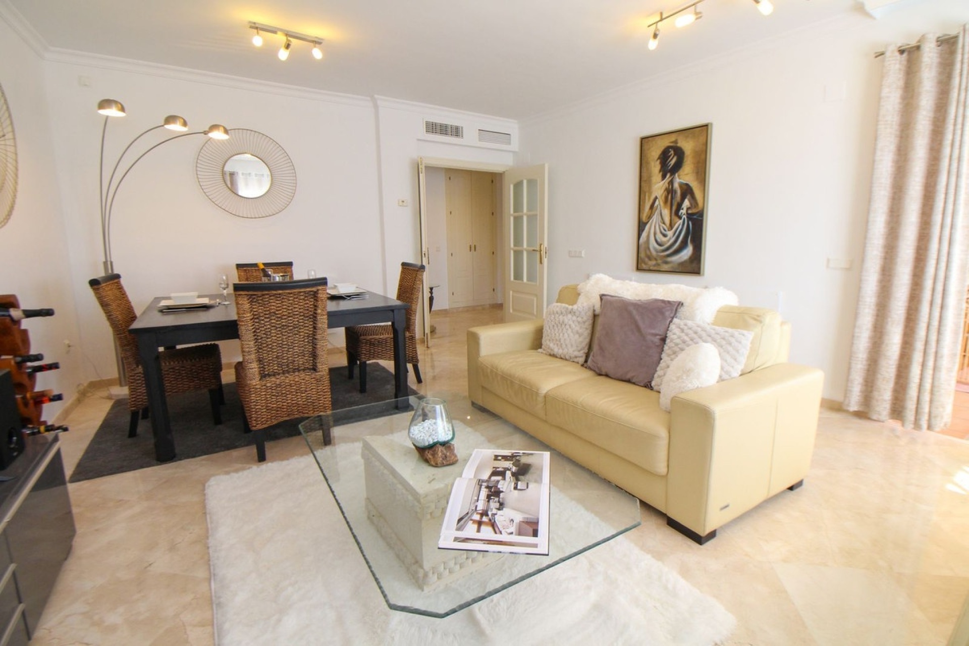 Resale - apartment - Marbella - Elviria