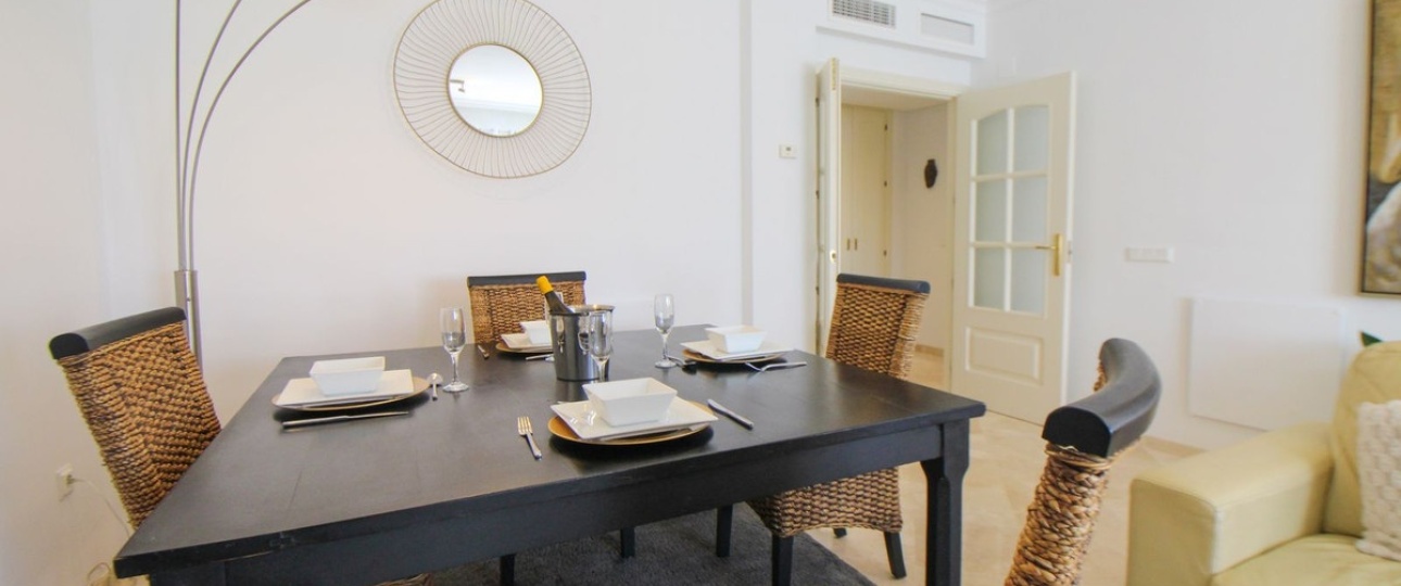 Resale - apartment - Marbella - Elviria