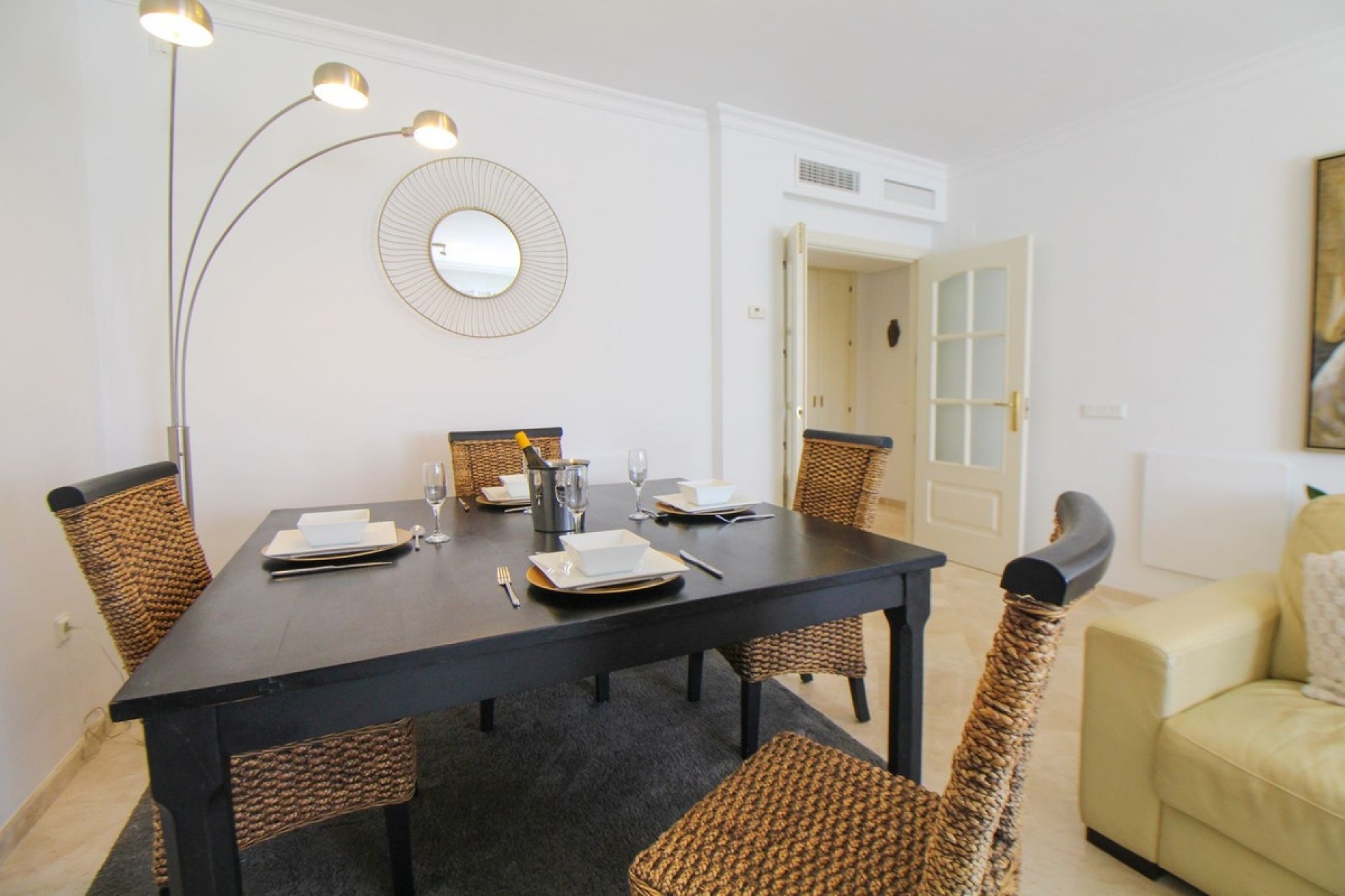 Resale - apartment - Marbella - Elviria