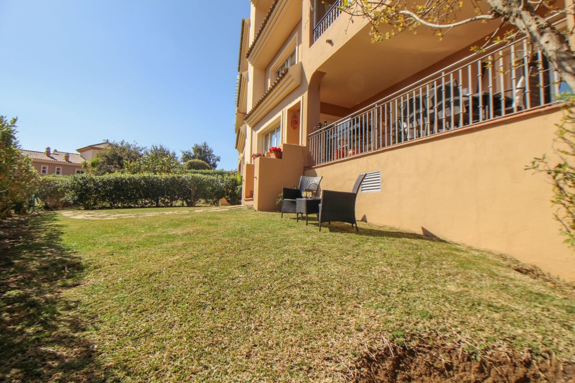 Resale - apartment - Marbella - Elviria
