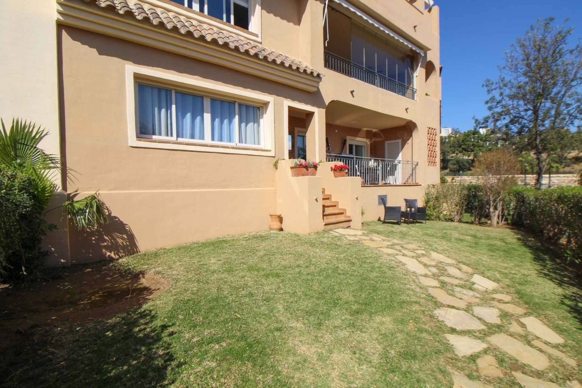 Resale - apartment - Marbella - Elviria