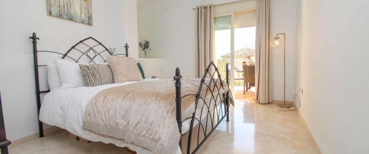 Resale - apartment - Marbella - Elviria