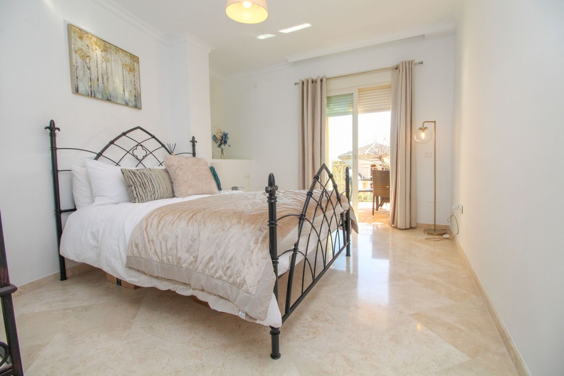 Resale - apartment - Marbella - Elviria