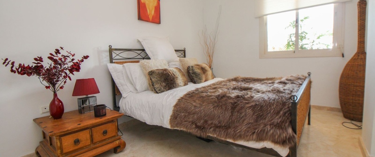 Resale - apartment - Marbella - Elviria