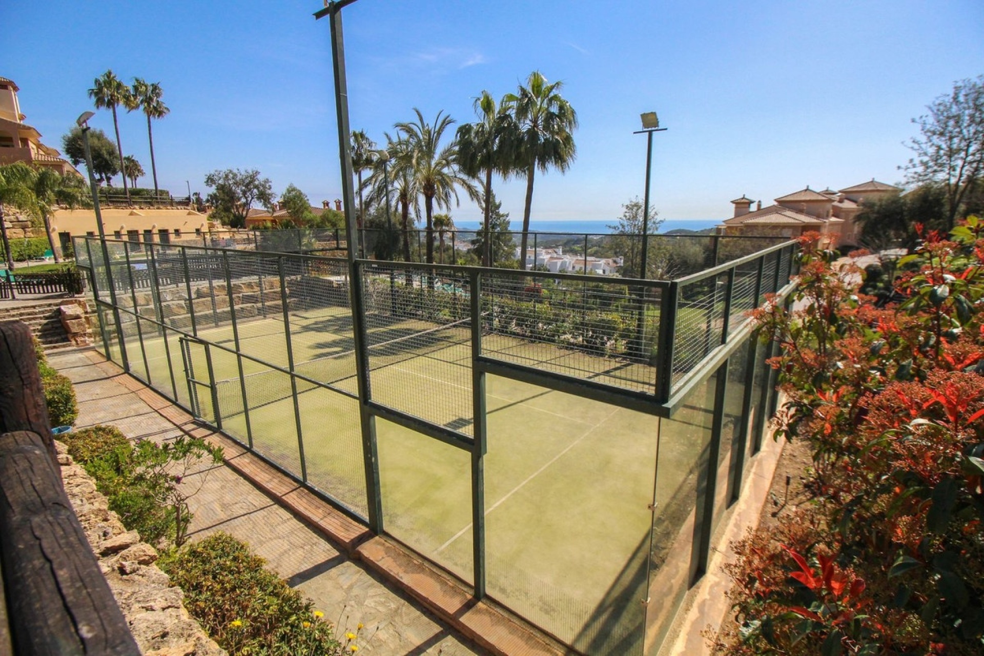 Resale - apartment - Marbella - Elviria