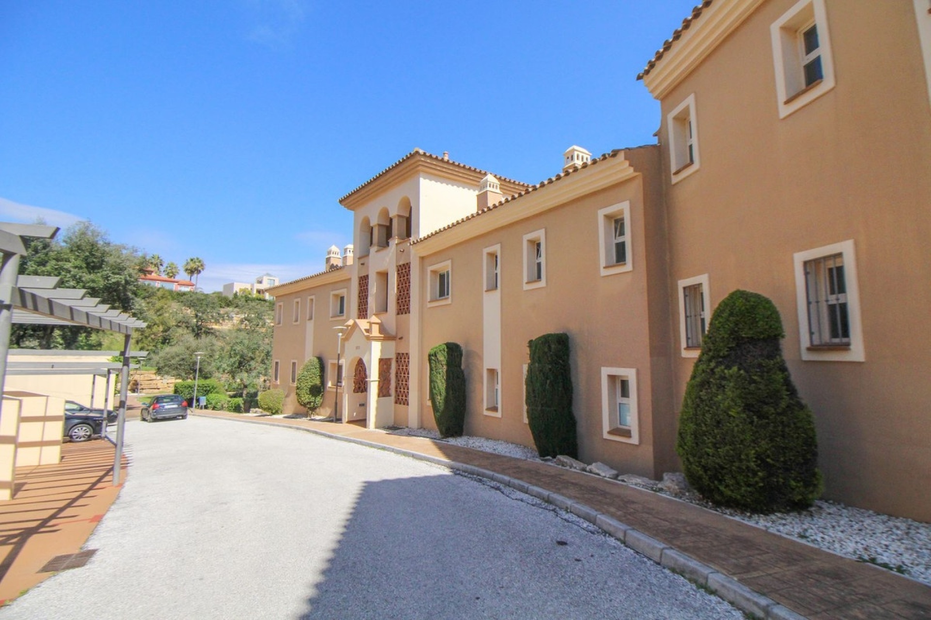 Resale - apartment - Marbella - Elviria
