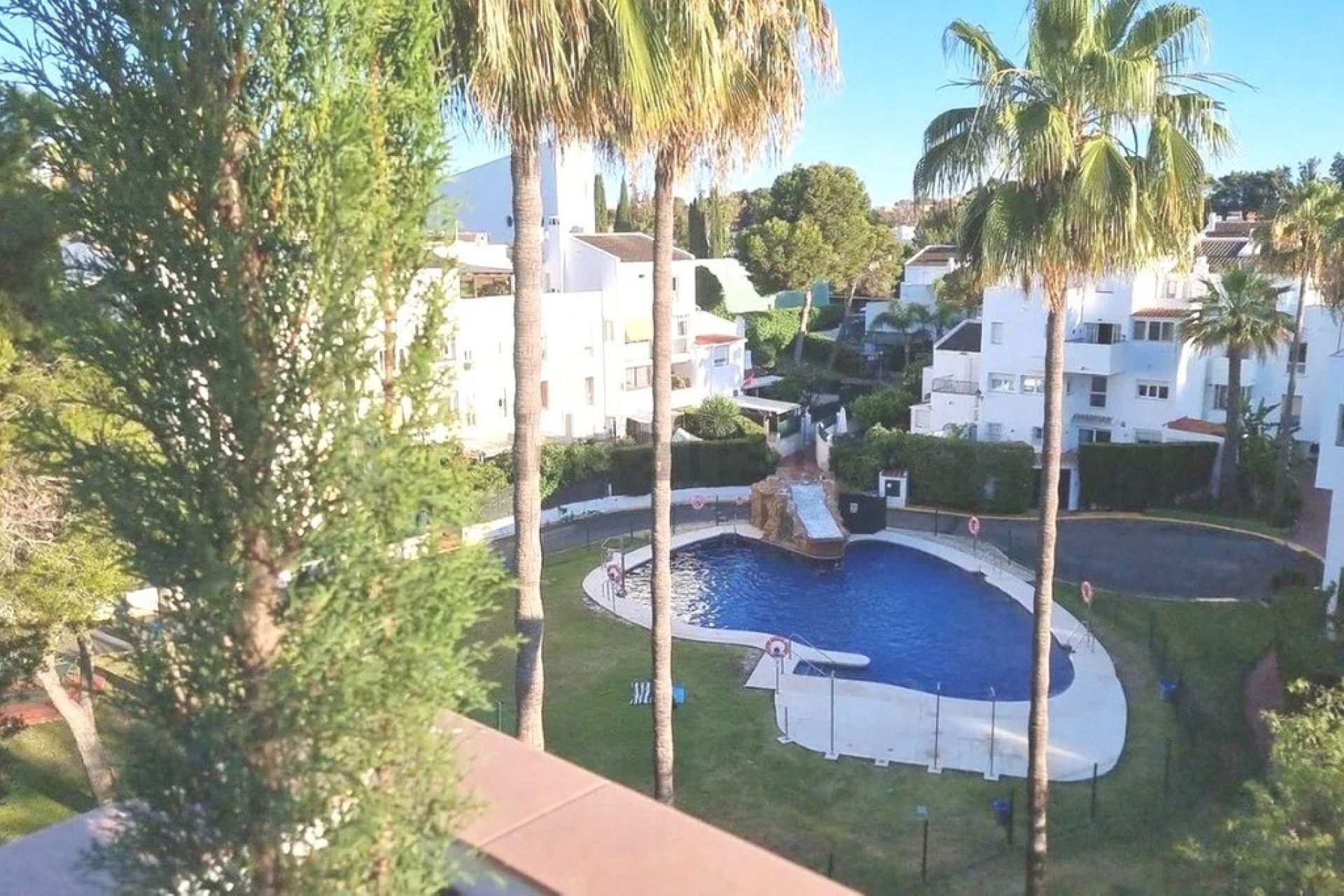 Resale - apartment - Marbella - Elviria