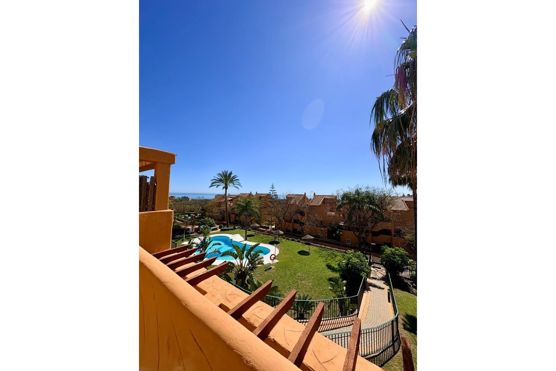 Resale - apartment - Marbella - Elviria