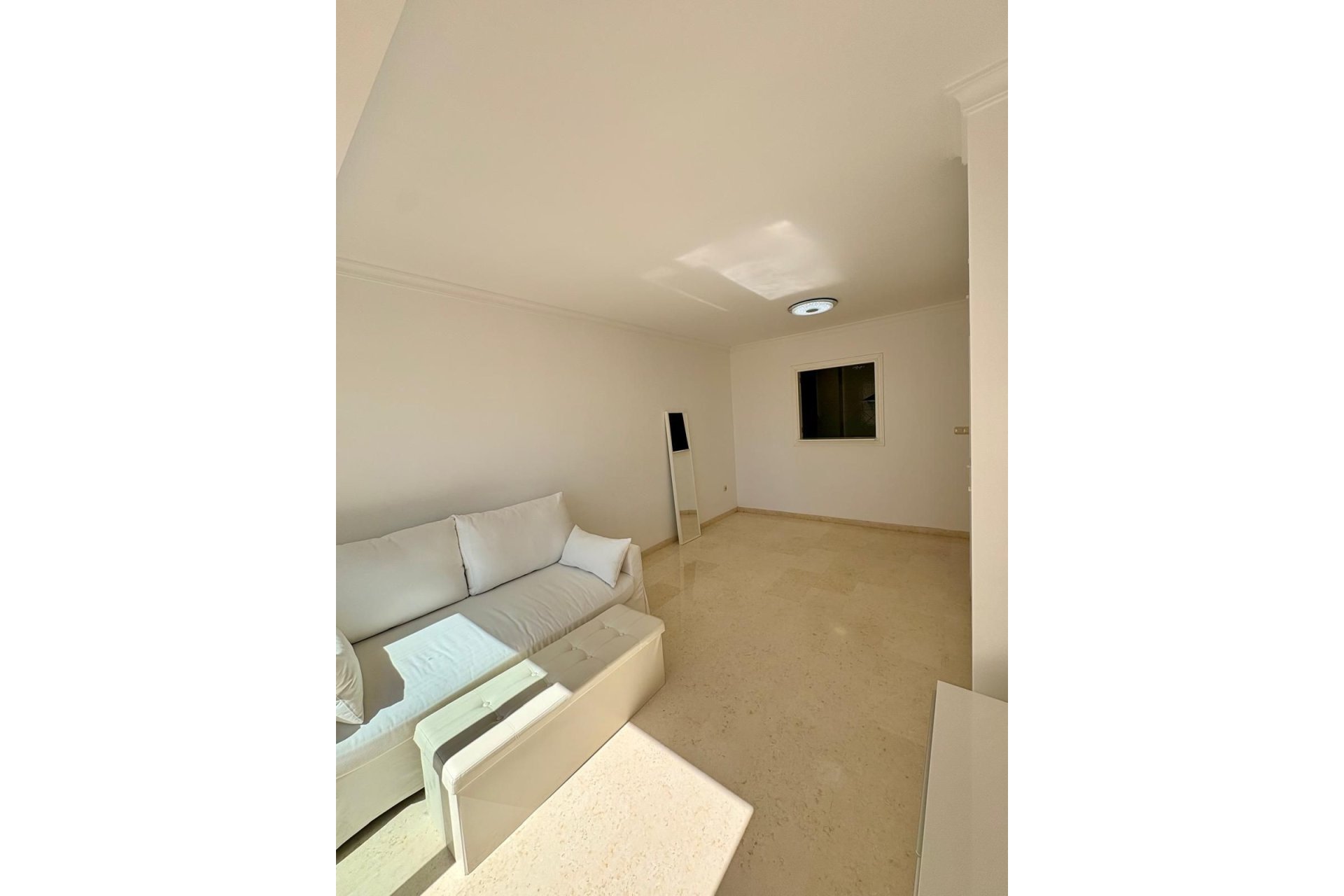 Resale - apartment - Marbella - Elviria