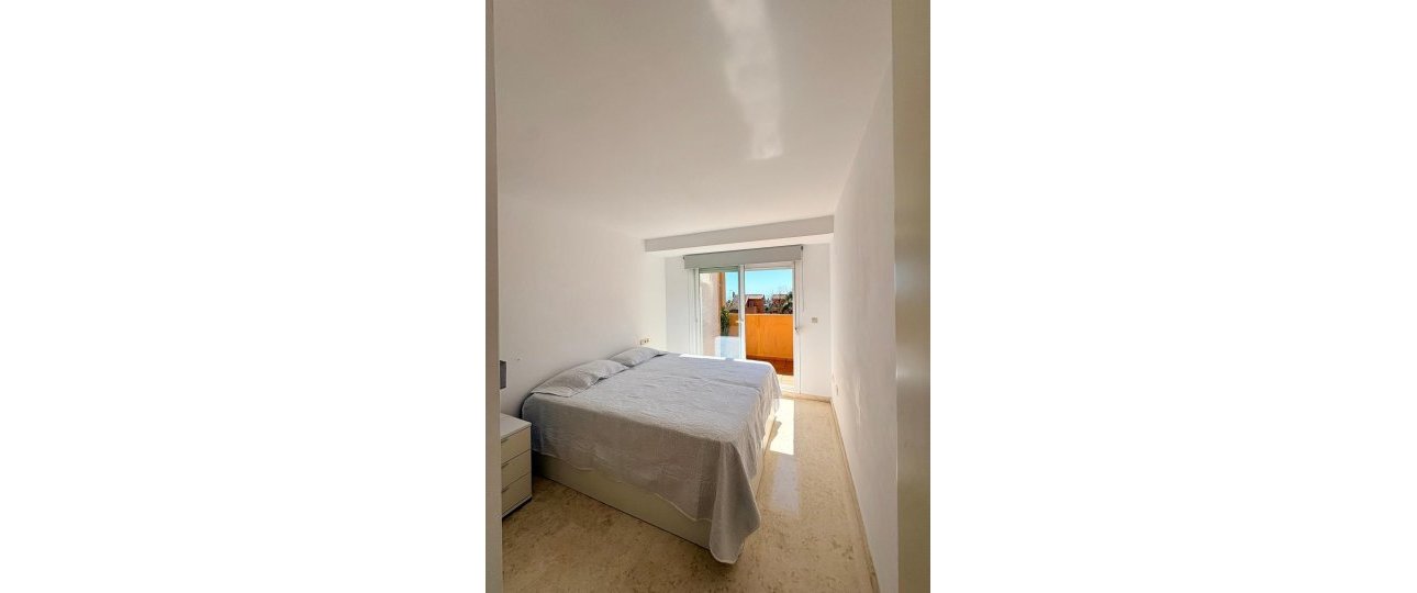 Resale - apartment - Marbella - Elviria