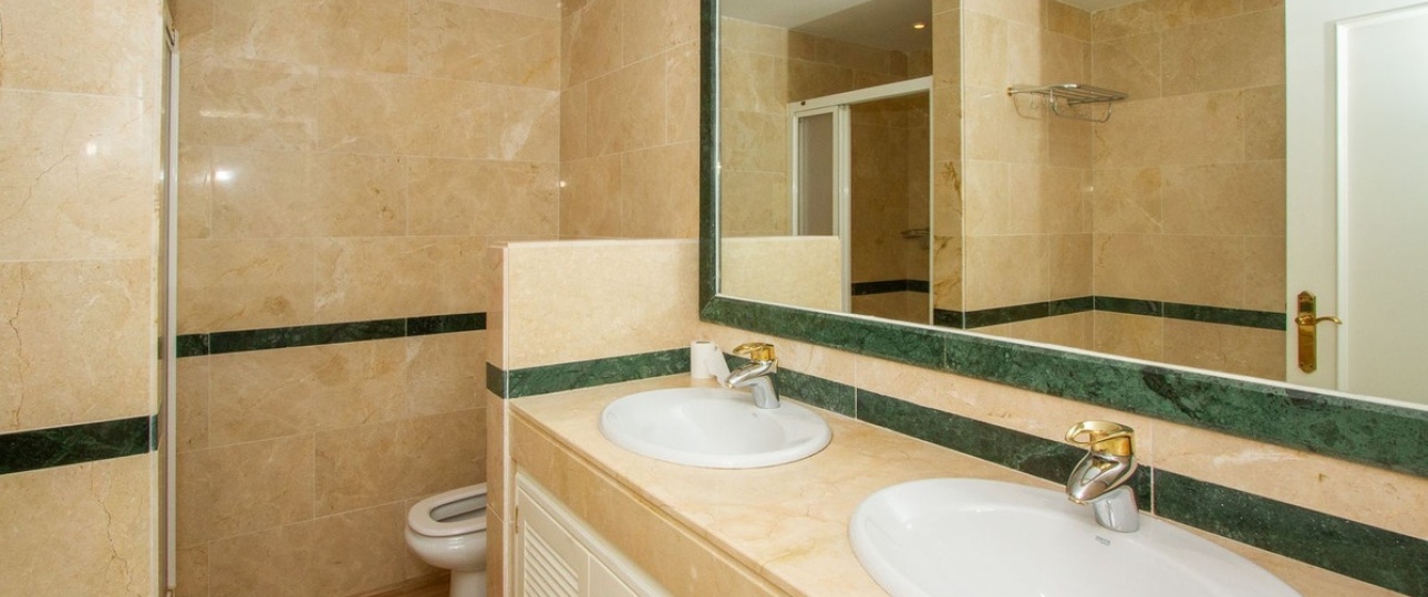 Resale - apartment - Marbella - Elviria